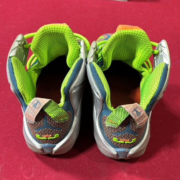 LeBron trillion dollar man - Picture 5 of 6